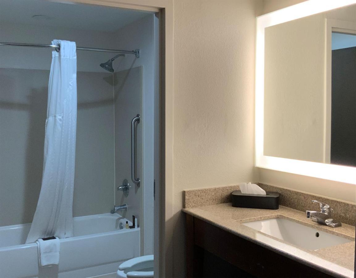 Wingate By Wyndham Jackson Ridgeland Hotel ภายนอก รูปภาพ