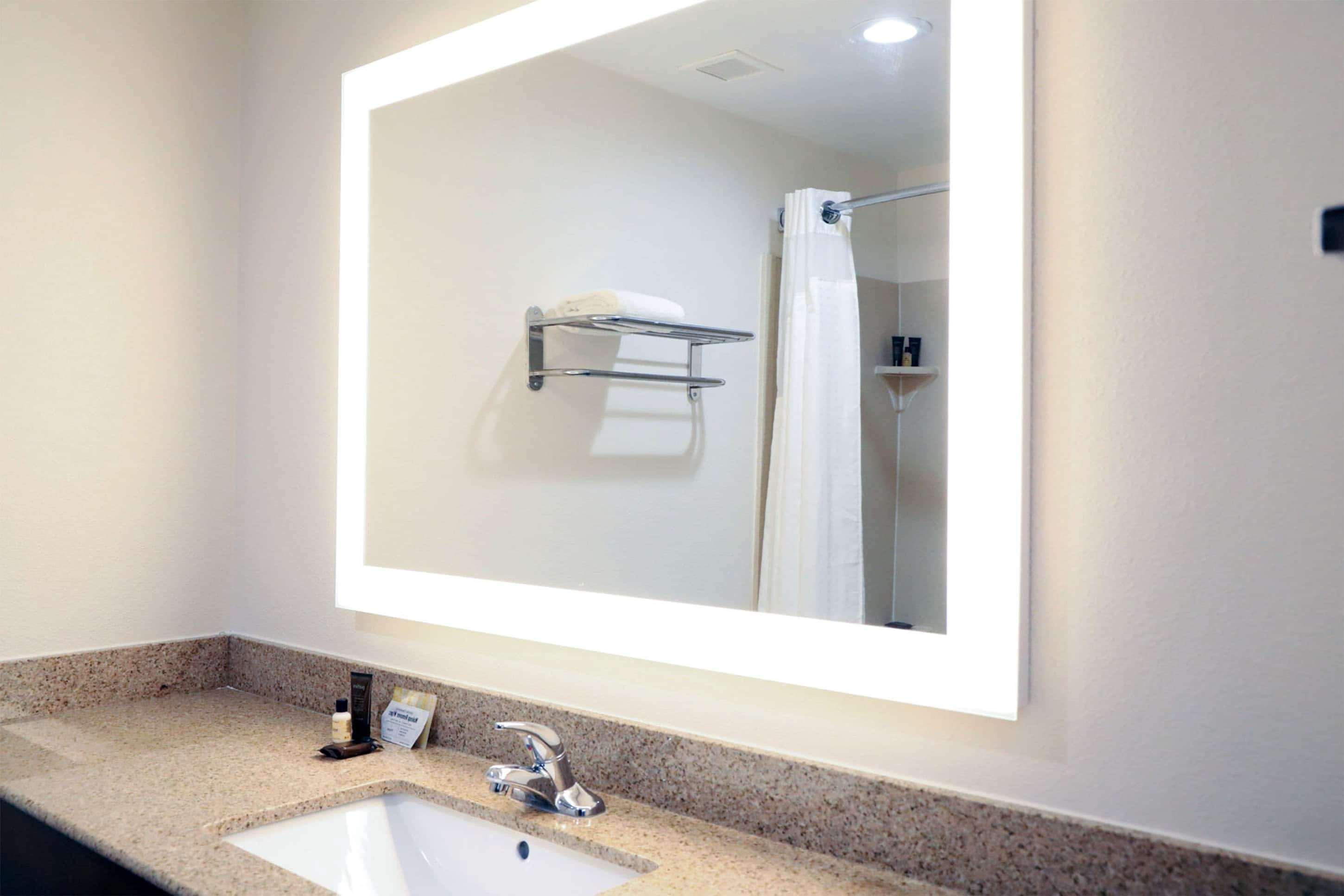 Wingate By Wyndham Jackson Ridgeland Hotel ภายนอก รูปภาพ